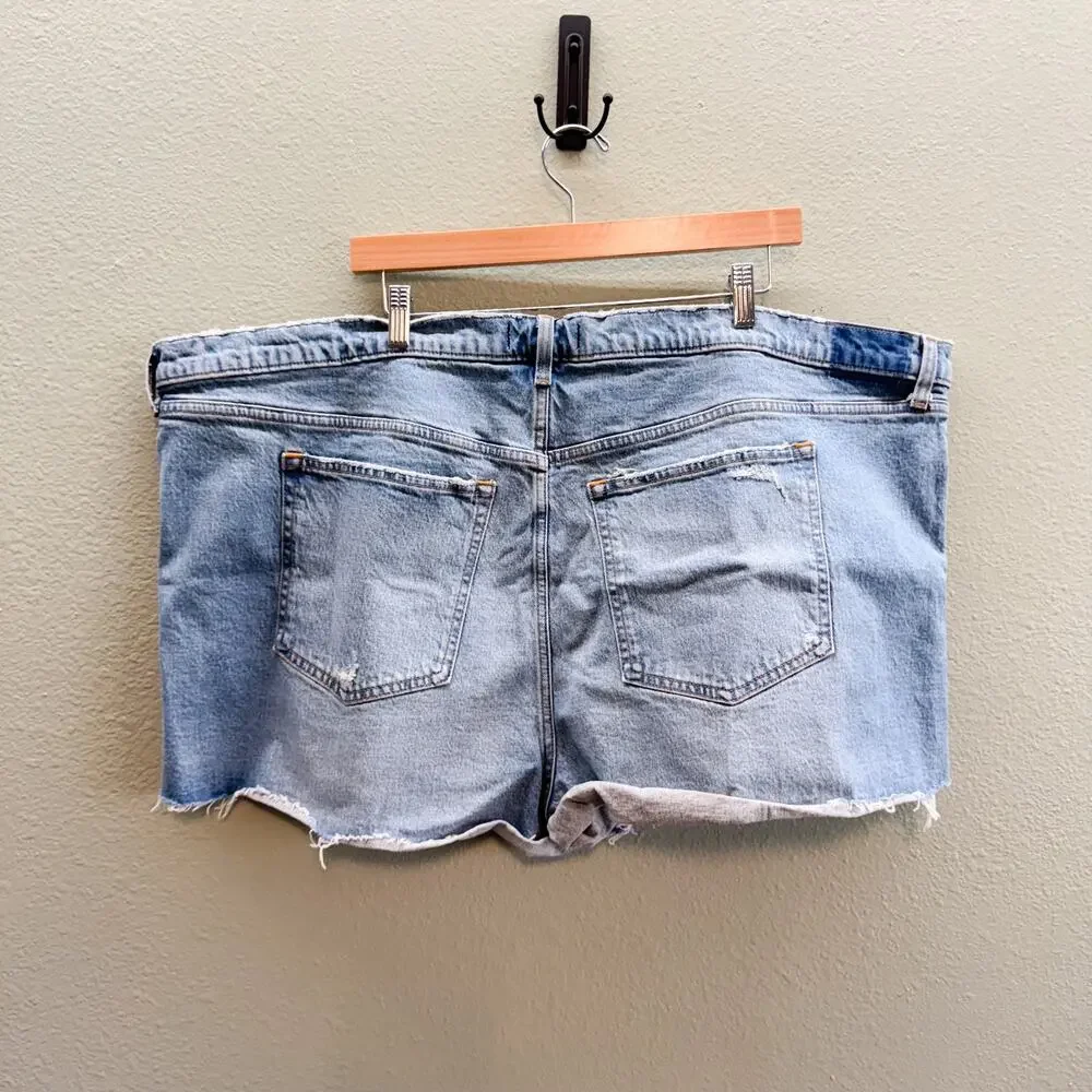 Abercrombie & Fitch Blue Jean The Mom Short High Rise Denim Shorts - Size 37
